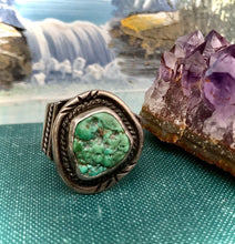 Load image into Gallery viewer, Beautiful Unisex Vintage Turquoise Ring in Sterling, Size 10.
