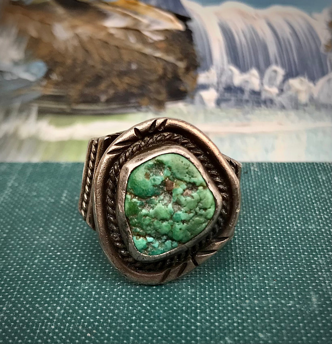 Beautiful Unisex Vintage Turquoise Ring in Sterling, Size 10.